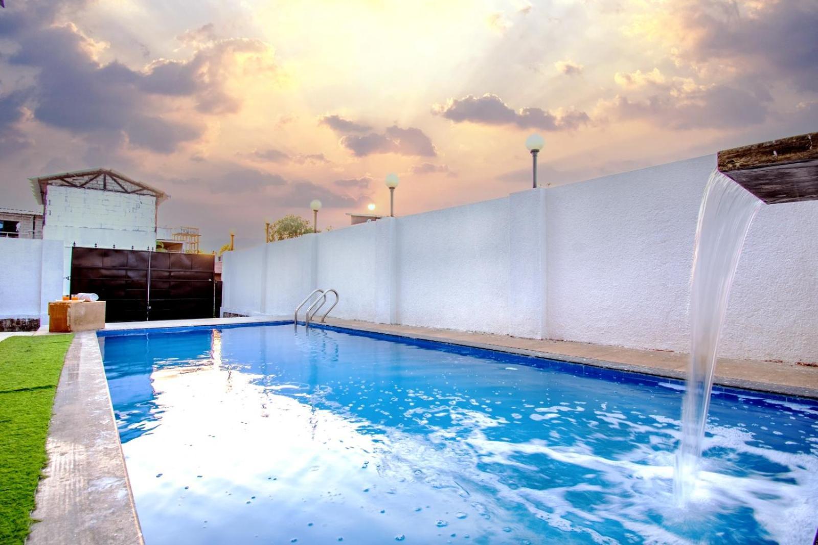Empyrean Stay Ll 6Bhk Ll Royal Bramha Palace Ll Pvt Pool Ll ロナバラ エクステリア 写真