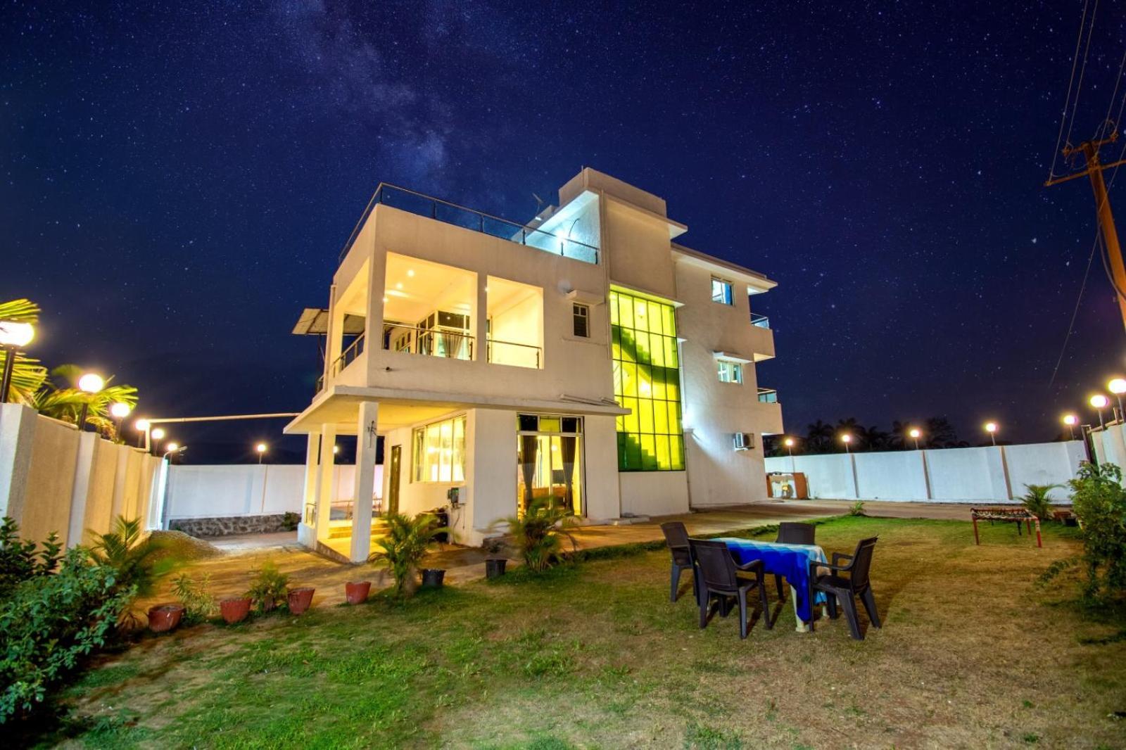 Empyrean Stay Ll 6Bhk Ll Royal Bramha Palace Ll Pvt Pool Ll ロナバラ エクステリア 写真