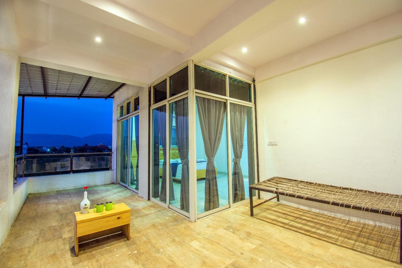 Empyrean Stay Ll 6Bhk Ll Royal Bramha Palace Ll Pvt Pool Ll ロナバラ エクステリア 写真