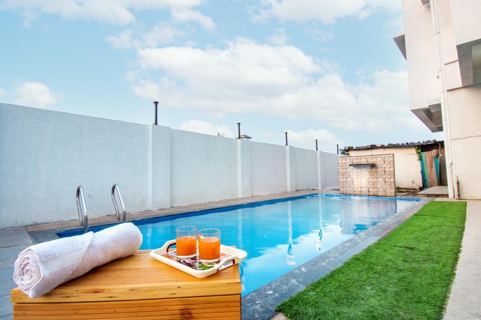 Empyrean Stay Ll 6Bhk Ll Royal Bramha Palace Ll Pvt Pool Ll ロナバラ エクステリア 写真